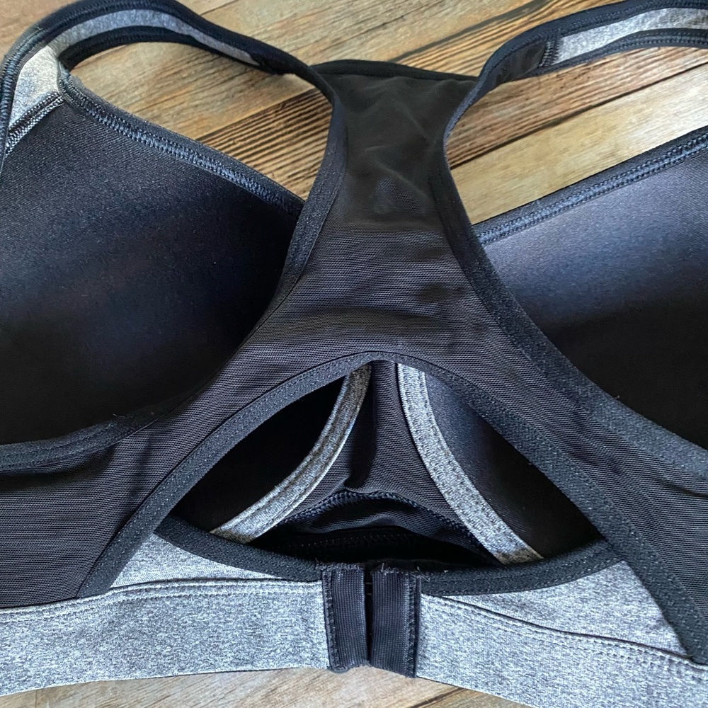 Old Navy Active Sports Bra Gray & Black Size 34C NEW - Picture 7 of 9